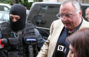 Protejat: Astra Asigurări – Prăbușirea unui „imperiu” infracțional datorită incompetenței salariaților, respectiv, a corupției generalizate în bandă organizată din instituție (Corespondență de prof. univ. dr. Thomas CSINTA, atașat de presă al Poliției Capitalei și al OADO – Națiunile Unite la Paris). Documente de investigație jurnalistică asociate