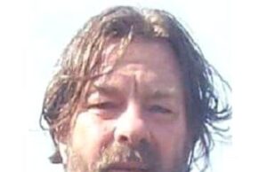 Protejat: Andrei Cristinel (apărat de către avocatul Dan Iovănaș – Baroul din Arad), un „mărunt” infractor român, victimă a unei grave disfuncțiuni administrative a sistemului juridic inchizitorial francez (corespondență din Franța – prof. univ. dr. Thomas CSINTA, atașat de presă al Poliției Capitalei și al OADO – Națiunile Unite)