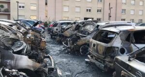 Protejat: „Principiul lui Saint Sylvestre” – Un Papă sărbătorit pe 31 decembrie al fiecărui an în Franța cu incendierea a peste 1.000 de (auto)vehicule rutiere (Corespondență din Franța – prof. univ. dr. Thomas CSINTA, jurnalist de investigații criminale, atașat de presă al Poliției Capitalei și al OADO -Ecosoc al Națiunilor Unite)