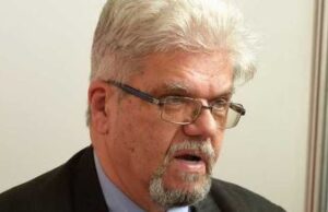 Un titan „gălățean” al literaturii europene francofone, cu grave probleme de sănătate, candidat la „indemnizația de merit” din partea USR de peste 3 ani…(Corespondență de la „compatriotul meu”, prestigiosul profesor emerit dr. Constantin Frosin – „ the most prolific & notorious” poet, scriitor și traducător contemporan, singurul român inclus în dicționarul biografic „Who is who France”)