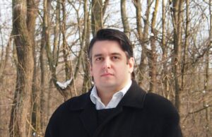 Volumul „Amurgul gol” (cu „gânduri de primăvară”) al poetului băcăuan Cristian Bodnărescu