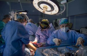 Premieră pentru medicina militară românească – reconstrucția, în aceeași etapă chirurgicală, a mandibulei, prin lambou liber transferat fibular și a maxilarului, prin grefă nevascularizată de os autolog fibular