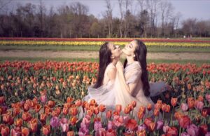 The Indiggo Twins Unveil Video for „I Will Love You Forever”. Formația de pop-rock Indiggo Twins – Mihaela & Gabriela Modorcea (gemenele scriitorului și cineastului român Grid Modorcea, corespondent permanent al Jurnalul Bucureştiului la New York) partener cultural al Jurnalului Bucureștiului