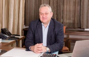 Florin Burculescu: „Respectul pentru România este mai presus de interesele financiare imediate. Cooperativa integrată Țara Mea reziliază, începând de astăzi, toate contractele cu firme austriece” (corespondență de la Geo Scripcariu – Radio Punct Londra)