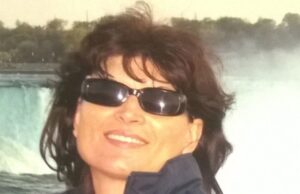 Ziua Trandafirilor. „Să nu uităm nicicând să iubim trandafirii”! (Florentina Csinta – general manager al Jurnalului Bucureștiului). Cu citarea articolului „Tradiții cu seva în spiritualitate. Dragobetele – Adevăratul Valentine’s Day românesc” (Lect. dr. Doina Guriţă, membră a Staff a Jurnalului Bucureștiului, distinsă cu numeroase premii naționale și internaționale)