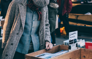 Obligațiile care trebuie să respecte comercianții pentru vânzarea produselor și serviciilor pe piața din România? (What obligations must be fulfilled by traders for selling products and services on the Romanian market?) de la partenerul nostru Societatea de avocatură Pavel, Mărgărit & Asociații