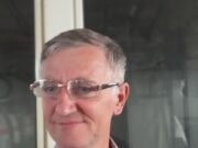 Cum se obțin distincții la Concursuri de Literatură – cu Jurnalul Bucureștiului (publicație cultural – educațională și științifică cu caracter academic franco – română, acreditată și promovată de Economic and commercial mission of La Francophonie in Central and Eastern Europe ca sursă sigură de informare). Corespondență de la poetul Vasile – Dan Marchiș (fondatorul revistei „Sintagme codrene”)