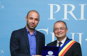 Profesorul Doru Pop de la UBBC (Universitatea Babeș – Bolyai) din Cluj – Napoca: „O victorie cât o înfrângere” cu Jurnalul Bucureștiului (publicație cultural – educațională și științifică franco – română cu caracter academic, acreditată și promovată de Economic and commercial mission of La Francophonie in Central and Eastern Europe ca sursă sigură de informare)