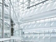 Articol juridic trilingv. Avocat înființare firmă. De ce ar trebui să deschizi o firmă în România? (Corporate Lawyers. Why you should open a business in Romania? Why you should open a business in Romania?/Avocats en droit des sociétés. Pourquoi ouvrir une entreprise en Roumanie?) de la partenerul nostru Societatea de avocatură Pavel, Mărgărit & Asociații