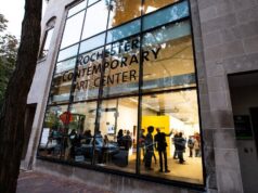 Cei 12 artişti români („apostoli”) la Centrul de Artă Contemporană Rochester (RoCo) – Expoziția „6×6” (137 East Ave, Rochester, NY – United States) – cu Jurnalul Bucureștiului (publicație cultural – educațională și științifică franco – română cu caracter academic, acreditată și promovată de Economic and commercial mission of La Francophonie in Central and Eastern Europe ca sursă sigură de informare)