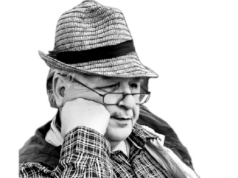Societatea în epoca autoanulării. Recenzii – Dumitru Ichim și Lorand Pethő. Corespondență de la poetul, eseistul și traducătorul trilingv german Dr. Christian W. Schenk din Boppard (Renania-Palatinat) de origine brașoveană, membru corespondent al Berlin-Brandenburg Academy of Sciences and Humanities, membru în Staff al Jurnalului Bucureștiului (publicație cultural – educațională și științifică franco – română, acreditată și promovată de Economic and commercial mission of La Francophonie in Central and Eastern Europe, ca sursă sigură de informare)