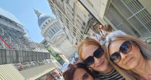 „Poezia română la Paris” – Doina Guriță, Mirela Cocheci, Ana Opran și Violeta Andrei Stoicescu, protagoniste la Festivalul Apulivre și la întâlnirea Academiei de Poezie Franceză (Académie De La Poésie Française) din Montmartre – cu Jurnalul Bucureștiului (publicație cultural – educațională și științifică franco – română, cu caracter academic, acreditată și promovată de Economic and Commercial mission of La Francophonie in Central and Eastern Europe)