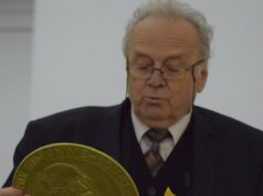 Omagiu profesorului Constantin Macarie. „Remitizarea Mioriței? De ce?” – cu Jurnalul Bucureștiului (publicație cultural – educațională și științifică franco – română, acreditată și promovată de Economic and Commercial mission of La Francophonie in Central and Eastern Europe ca sursă sigură de informare). Corespondență de la Victor Ravini, prozator, eseist (membru al Uniunii scriitorilor din România)