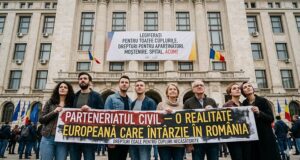 „PACS (Pact Civil de Solidaritate)” francez – Parteneriatul civil român – o realitate europeană care întârzie în România. Corespondență de la Prof. univ. dr. Florentin Scaleţchi (Preşedinte-fondator al Organizaţiei pentru Apărarea Drepturilor Omului–Naţiunile Unite, partener al Jurnalul Bucureștiului – publicație cultural – educațională și științifică franco – română cu caracter academic al CUFR – Centre of French Graduate and Postgraduate advice, education and R&D)