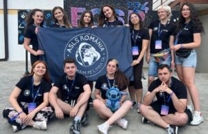 „Zilele Porților Deschise” cu ASLS (Asociația Studenților din Facultatea de Limbi și Literaturi Străine a Universității București) parteneră a Jurnalului Bucureștiului (publicație cultural – educațională și științifică franco – română cu caracter academic al CUFR – Centre of French Graduate and Postgraduate advice, education and R&D)