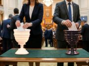 Ziua de 5 mai – ziua testului politic – moțiunea de cenzură împotriva Guvernului Bolojan. Corespondență de la Prof. univ. dr. Florentin Scaleţchi (Preşedinte-fondator al Organizaţiei pentru Apărarea Drepturilor Omului–Naţiunile Unite, partener al Jurnalul Bucureștiului – publicație cultural – educațională și științifică franco – română cu caracter academic al CUFR – Centre of French Graduate and Postgraduate advice, education and R&D)