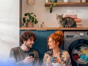 Articol tehnologic bilingv. PPC Energie lansează în premieră în România intervale orare cu cost zero al energiei electrice active pentru clienți (PPC Energie Introduces Zero-Cost Active Electricity Time Slots for Customers) – cu Jurnalul Bucureștiului (publicație cultural – educațională și științifică franco – română cu caracter academic) al CUFR (Centre of French Graduate and Postgraduate advice, education and R&D)